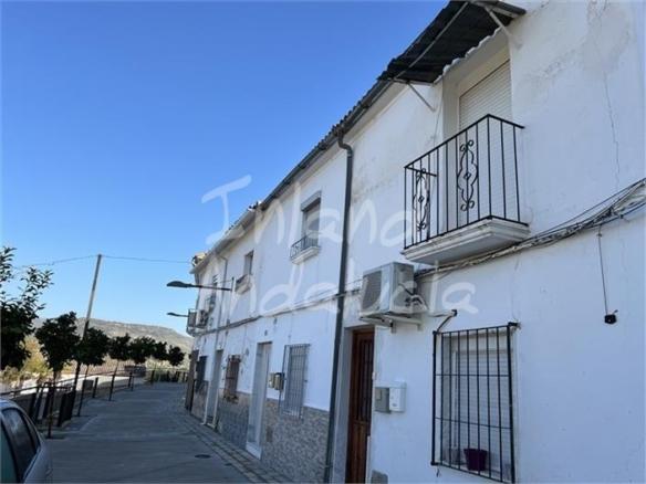Townhouse for sale in Castillo de Locubín