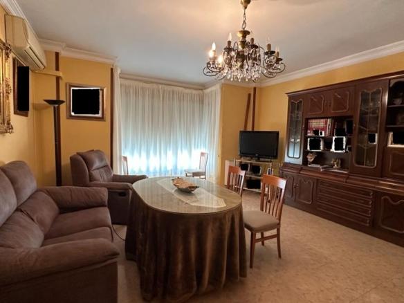 Apartment for sale on Calle Forjadores, Úbeda