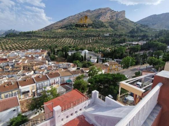 House or villa for sale on the Circunvalación – La Magdalena road