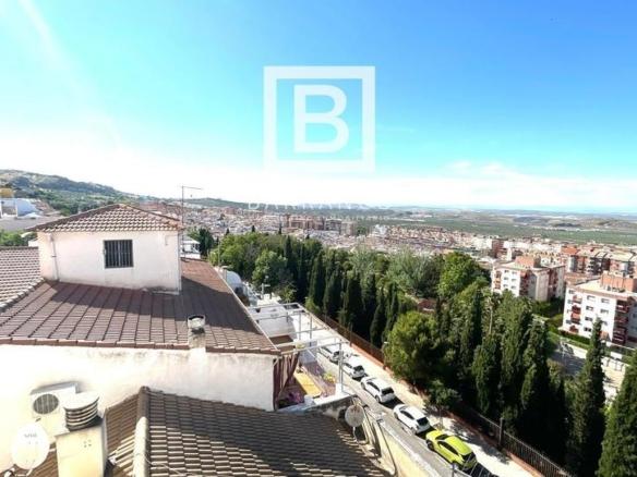 Duplex for sale in Juanito Valderrama, Circunvalación – La Magdalena Road