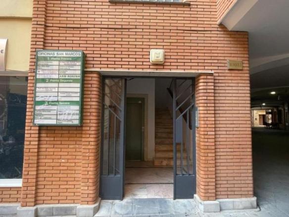 Commercial premises for sale at Corredera de San Marcos, 18, City Centre