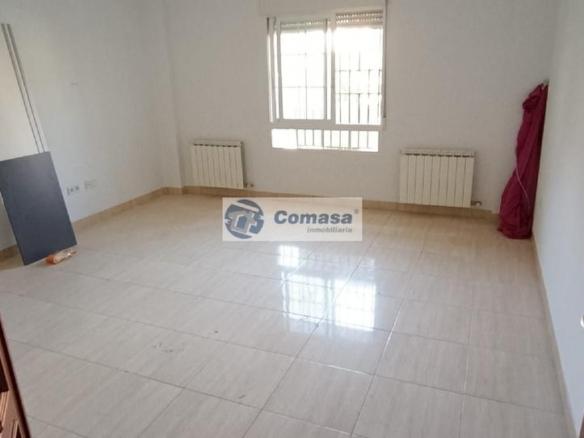 Apartment for sale in Martos
