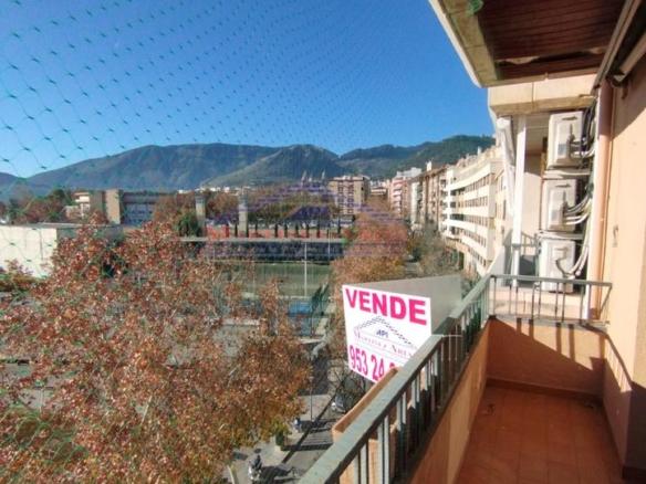 Apartment for sale on Avenida Granada, Belén – San Roque