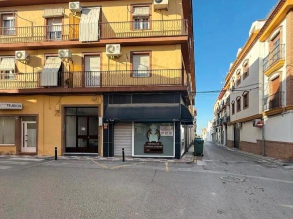 Commercial premises for sale on Calle San Francisco, Mancha Real