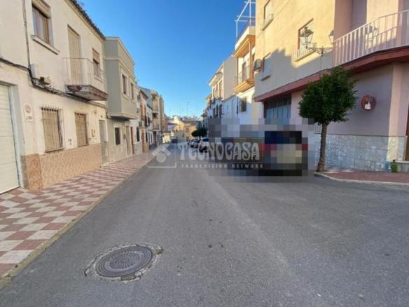Townhouse for sale in Torredonjimeno