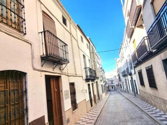 Townhouse for sale in Torredonjimeno