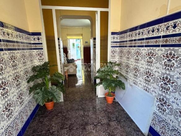 Townhouse for sale in Torredonjimeno