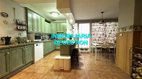 Townhouse for sale on Calle Cánovas del Castillo Ponton, City Centre