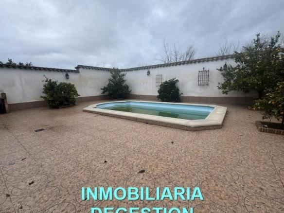 Townhouse for sale on Calle el Altico, Guarromán