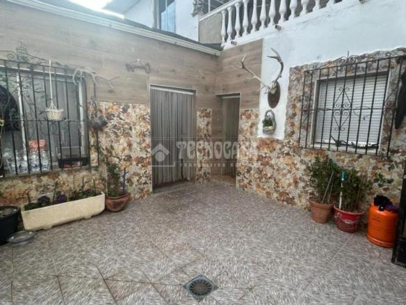 Townhouse for sale in Andújar