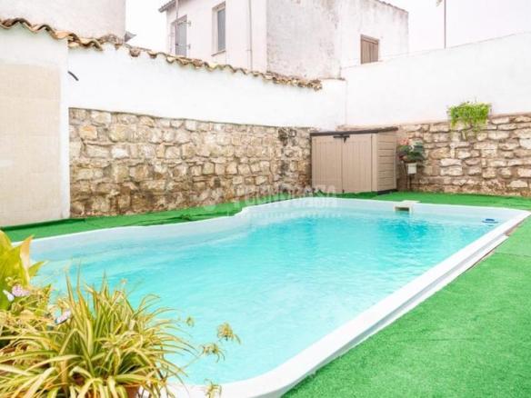 Townhouse for sale on Calle Sta. María, Úbeda