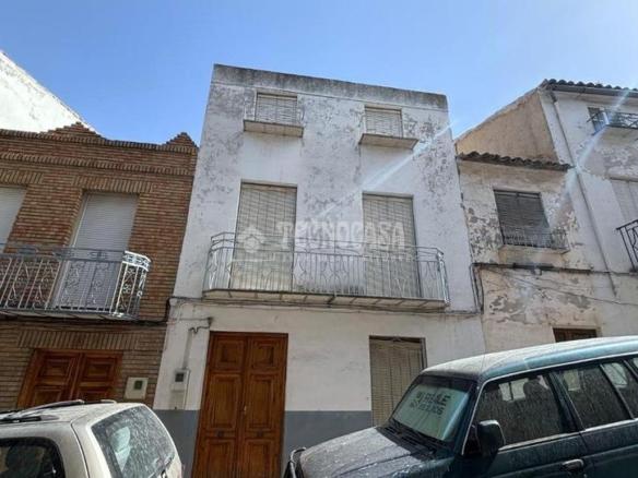 Townhouse for sale in Jódar