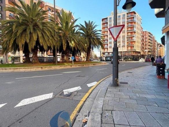 Commercial premises for sale at Gonzalo de Berceo, 2, West