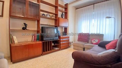 Apartment for sale on Calle Vélez de Guevara, near the courts