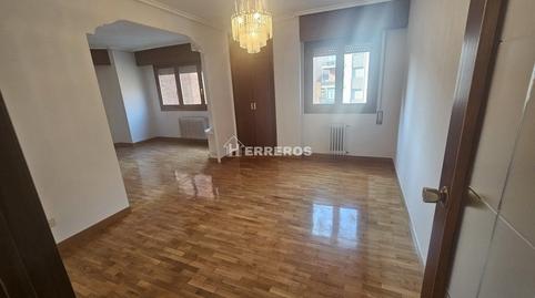 Apartment for sale in Gonzalo de Berceo, West