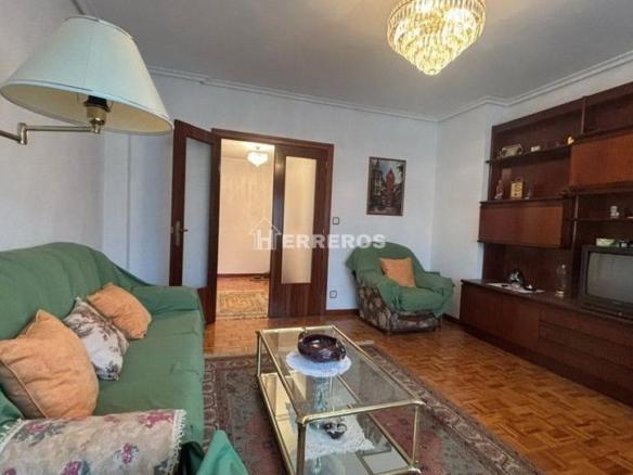 Apartment for sale in Fausto Elhuyar, near the Courts