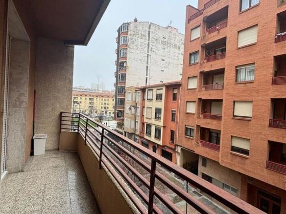 Apartment for sale in Oviedo, Jesuitas