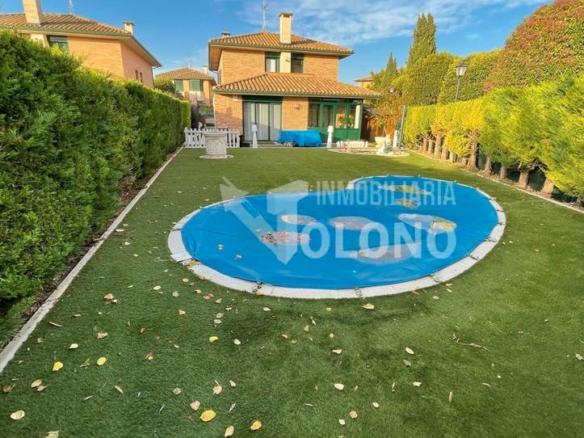 House or villa for sale on Calle Oriente, 28, Ollauri