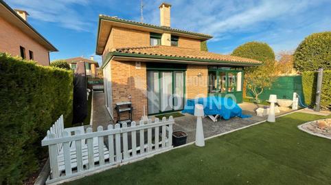 House or villa for sale on Calle Oriente, 28, Ollauri