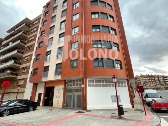 Apartment for sale on Calle José María Bacigalupe, 3, Haro