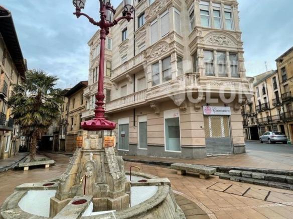 Apartment for sale on Calle Lucrecia Arana, 79, Haro