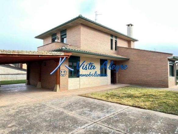 House or villa for sale on Calle Oriente, Ollauri