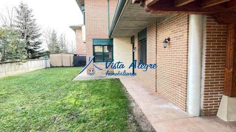 House or villa for sale on Calle Oriente, Ollauri
