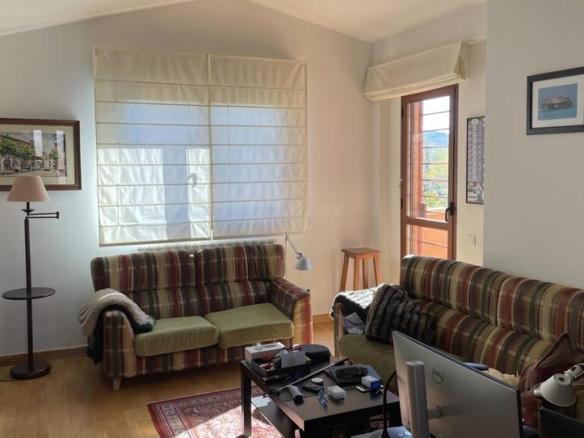 House or chalet for sale on Calle Diego de Velázquez, La Cava – Fardachón