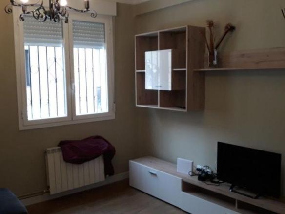 Apartment for sale on Calle Tricio, San Millán – Town Hall