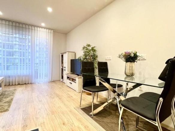 Apartment for sale on Gran Via Juan Carlos I Street, Gran Via
