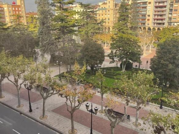 Apartment for sale on Calle de Miguel Villanueva, Gran Via