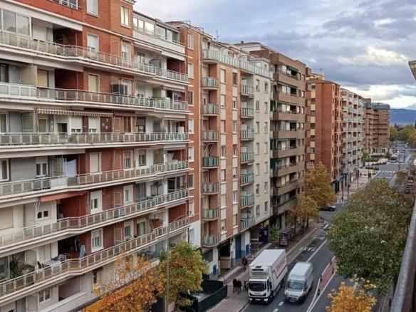 Apartment for sale on General Vara del Rey Street, Jesuitas