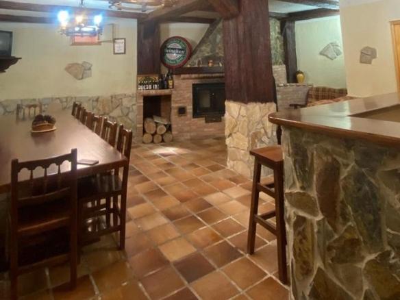 Commercial premises for sale on Ortega y Gasset Street, Alberite