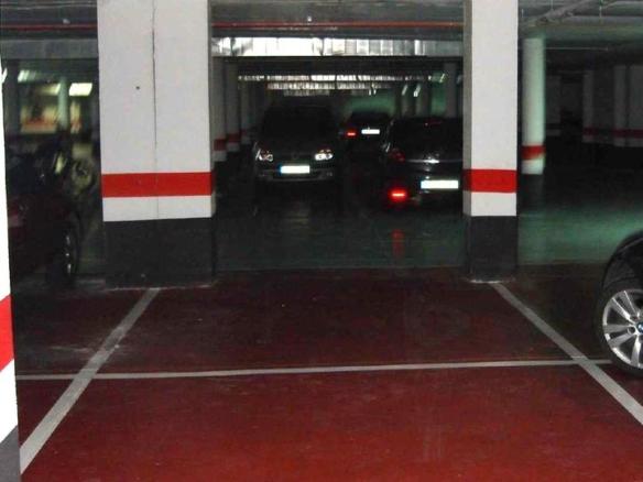 Garage for sale at Calle Pradejón, 2, Los Lirios