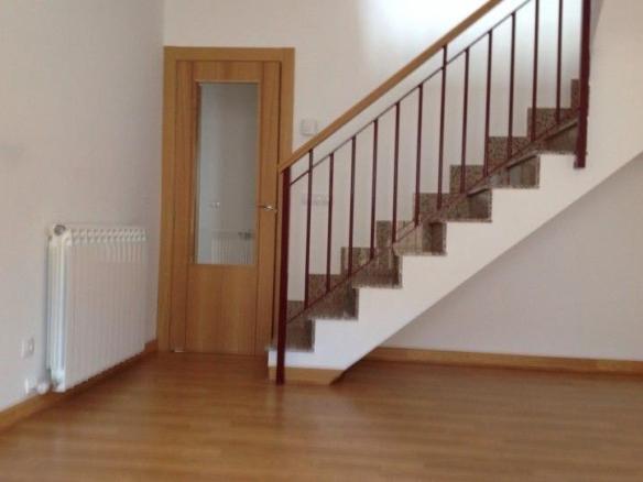 Apartment for sale on Isidoro Salas Street, Santo Domingo de la Calzada