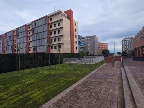 Apartment for sale on Fuenmayor Street, Portillejo – Valdegastea