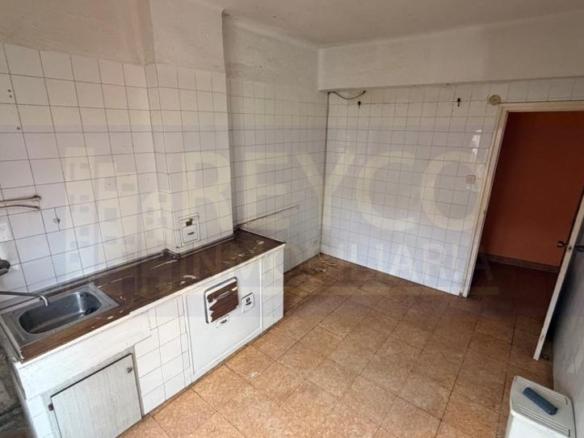 Apartment for sale on Calle Chile, near the courts