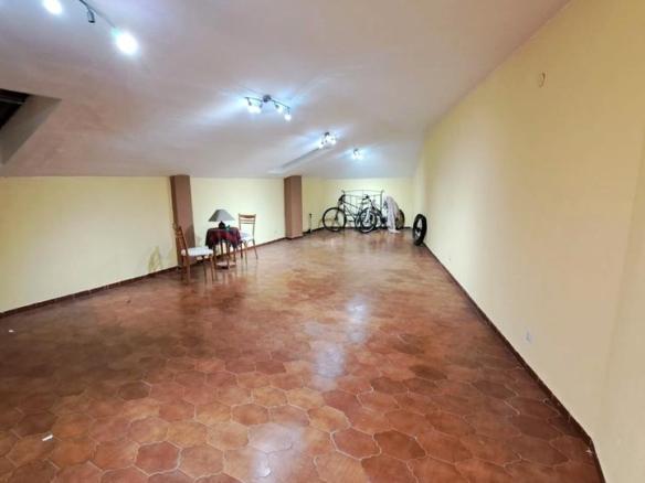 Storage room for sale on Calle Colón, Haro