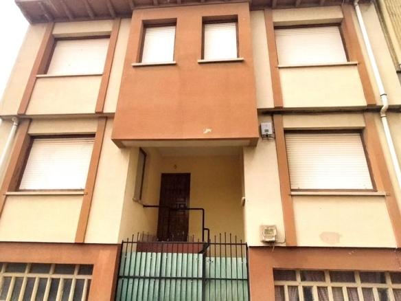 Townhouse for sale on Calle San Martín, 20, Zarratón