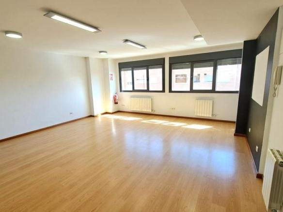 Office for sale on Julián Fernández Ollero Street, Haro