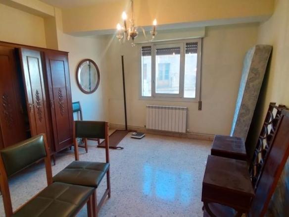 Apartment for sale on Calle Hermanos Sánchez del Río, Haro