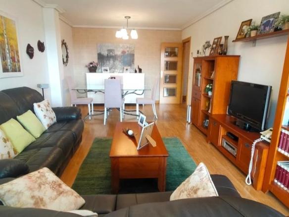 Apartment for sale on Avenida Bretón de Los Herreros, Haro