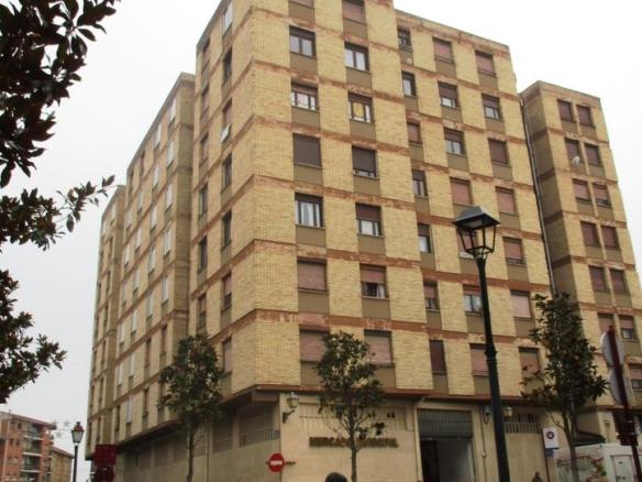 Apartment for sale on Calle Hermanos Sánchez del Río, Haro
