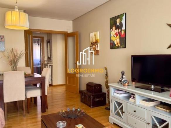 Apartment for sale in Lardero