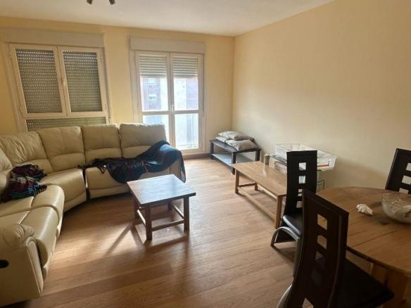 Penthouse for sale on Avenida Goya, Cenicero