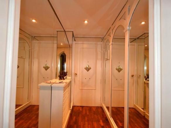 Apartment for sale on Huesca Street, near the Courts