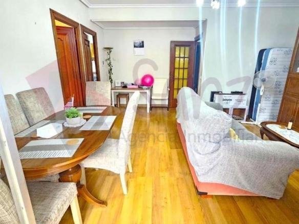 Apartment for sale on Calle Huesca, Jesuitas