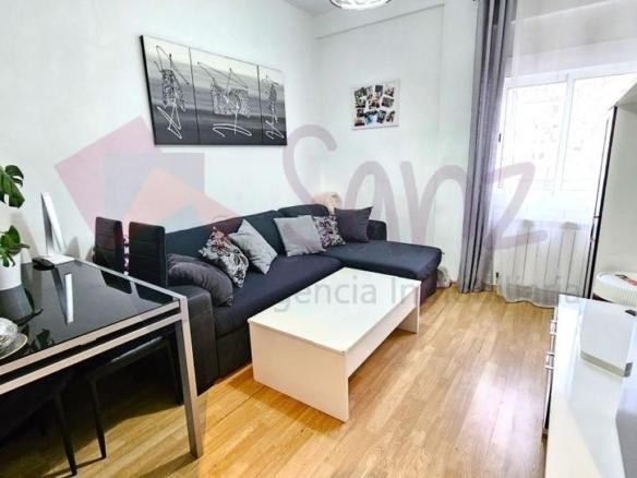 Apartment for sale on Calle la Cigüeña, San Millán – Town Hall