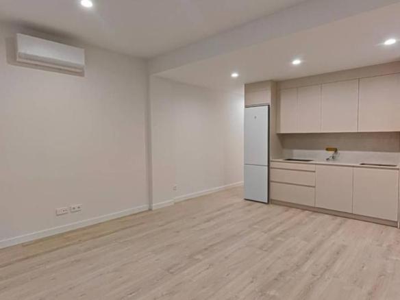 Apartment for sale on Somosierra Street, Gran Via