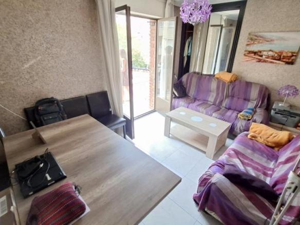 Apartment for sale on Villamediana Street, Residential